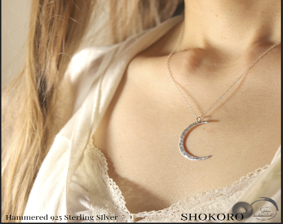 MAGIC OF THE MOON: A LOOK AT MOONSTONE JEWELRY